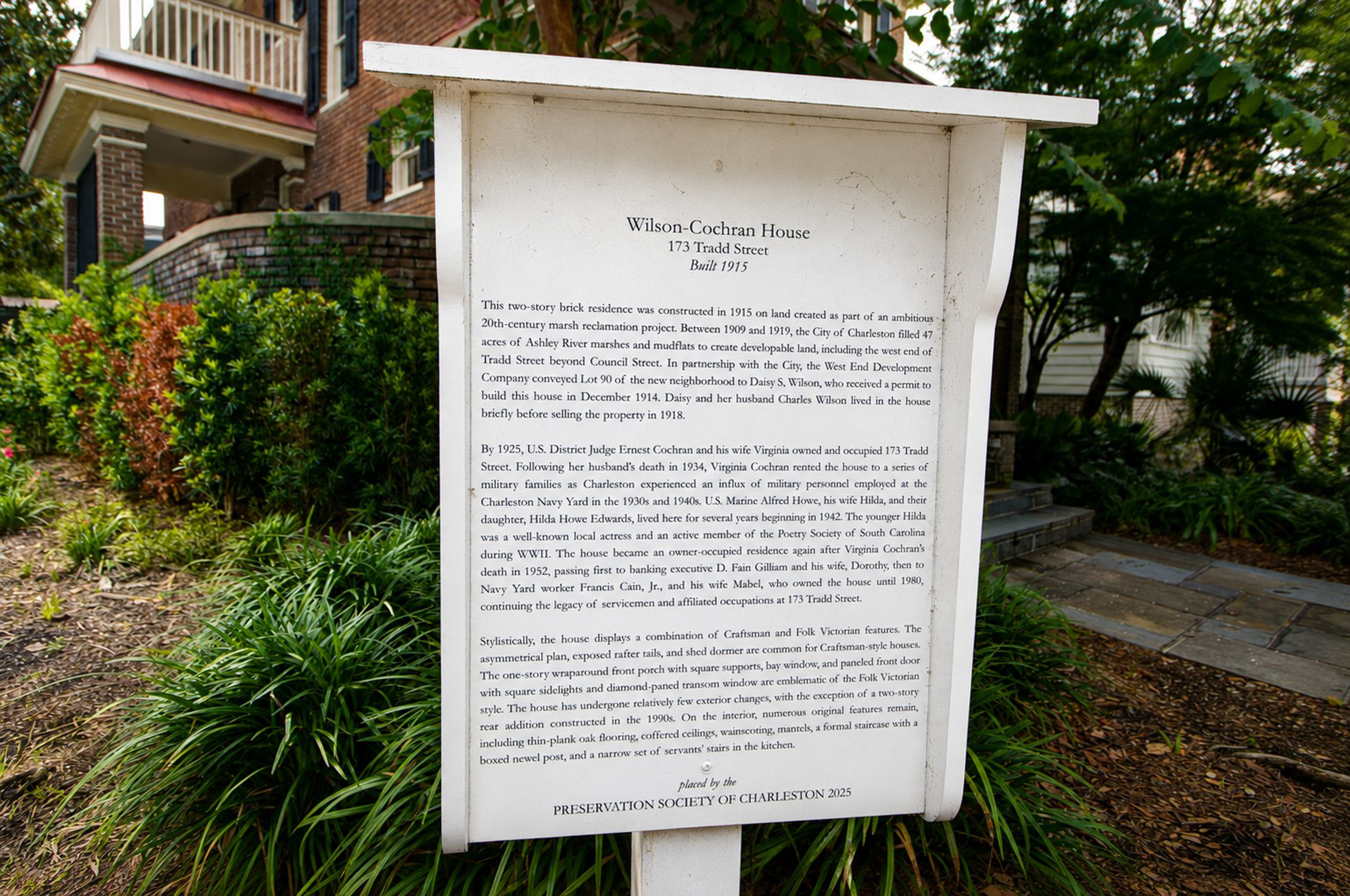 Preservation marker for the Wilson-Cochran House at 173 Tradd Street